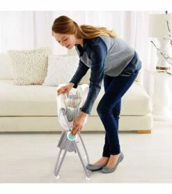 Fisher Price Fisher-Price Deluxe Newborn Auto Rock 'n Play Sleeper - Safari Dreams -Little Unicorn Store fisher price deluxe newborn auto rock n play sleeper safari dreams 146