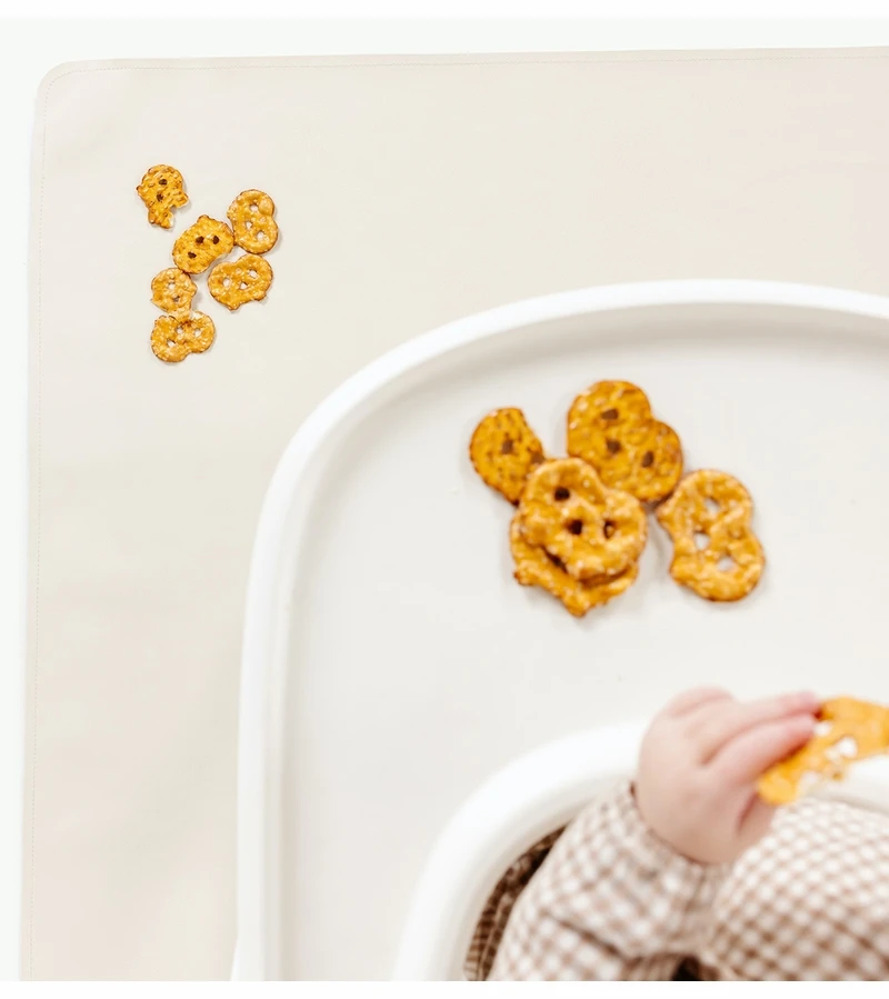 Gathre High Chair Mat, Mini - Ivory 6 Gathre High Chair Mat, Mini - Ivory - Image 4