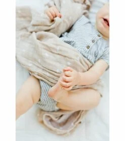 Little Unicorn Cotton Muslin Swaddle 3 Pack - Oh Deer 2 Set 13 Little Unicorn Cotton Muslin Swaddle 3 Pack - Oh Deer 2 Set -Little Unicorn Store little unicorn cotton muslin swaddle 3 pack oh deer 2 set 137