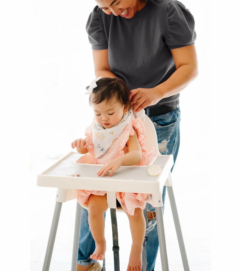 Little Unicorn Deluxe Muslin Reversible Bandana Bib - Rainbows & Raindrops 7 Little Unicorn Deluxe Muslin Reversible Bandana Bib - Rainbows & Raindrops - Image 5