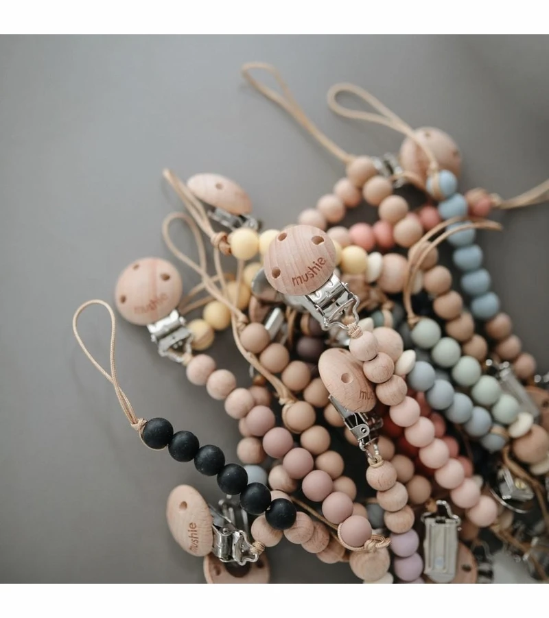 Mushie Pacifier Clip Cleo - Cloud 5 Mushie Pacifier Clip Cleo - Cloud - Image 3