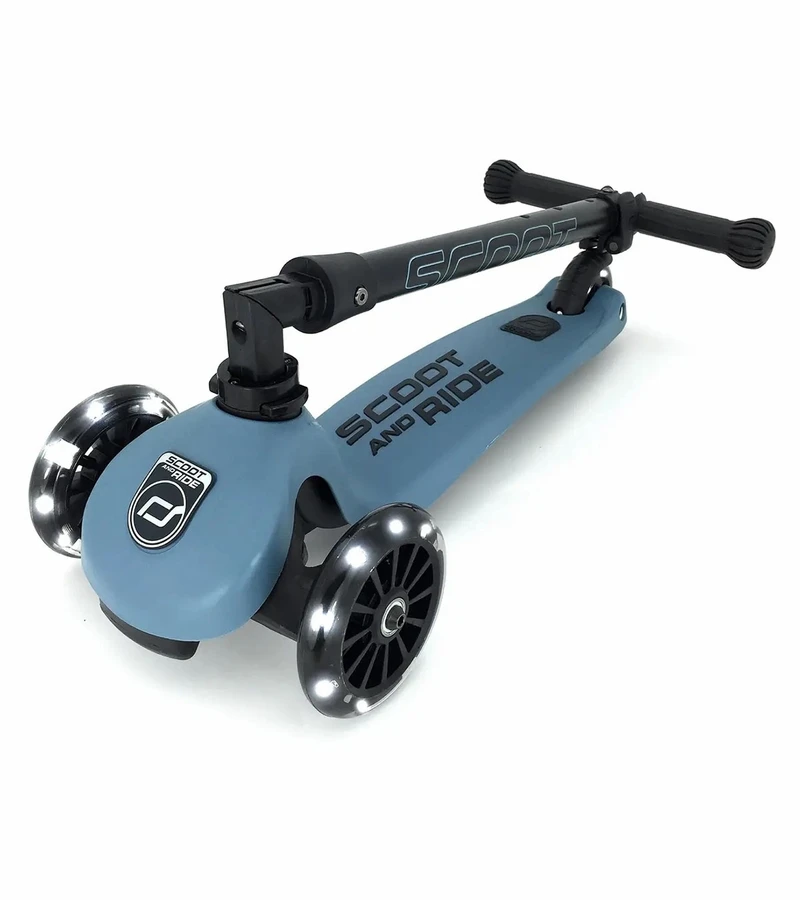 Scoot & Ride HighwayKick3 LED Scooter - Steel 4 Scoot & Ride HighwayKick3 LED Scooter - Steel - Image 2